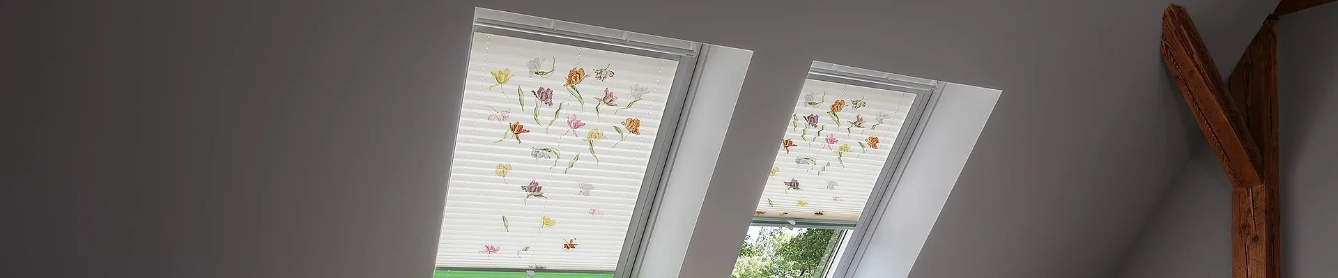 Plissees am Dachfenster